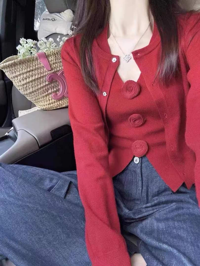 时尚穿搭女秋季排扣长袖修身显瘦短款针织外套V领气质内搭直筒裤