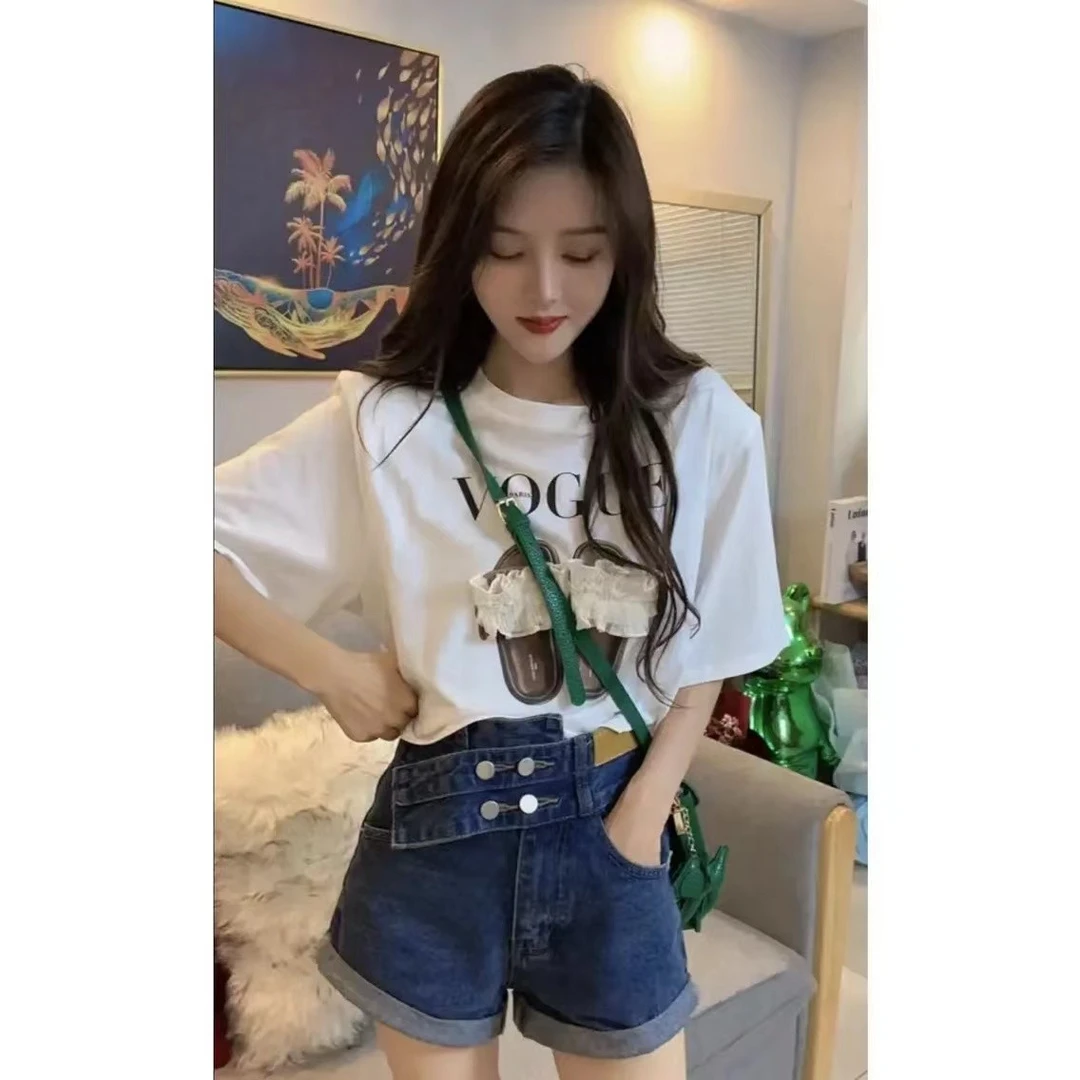 夏季时尚宽松短款印花立体装饰短袖T恤搭配百搭高腰显瘦牛仔短裤
