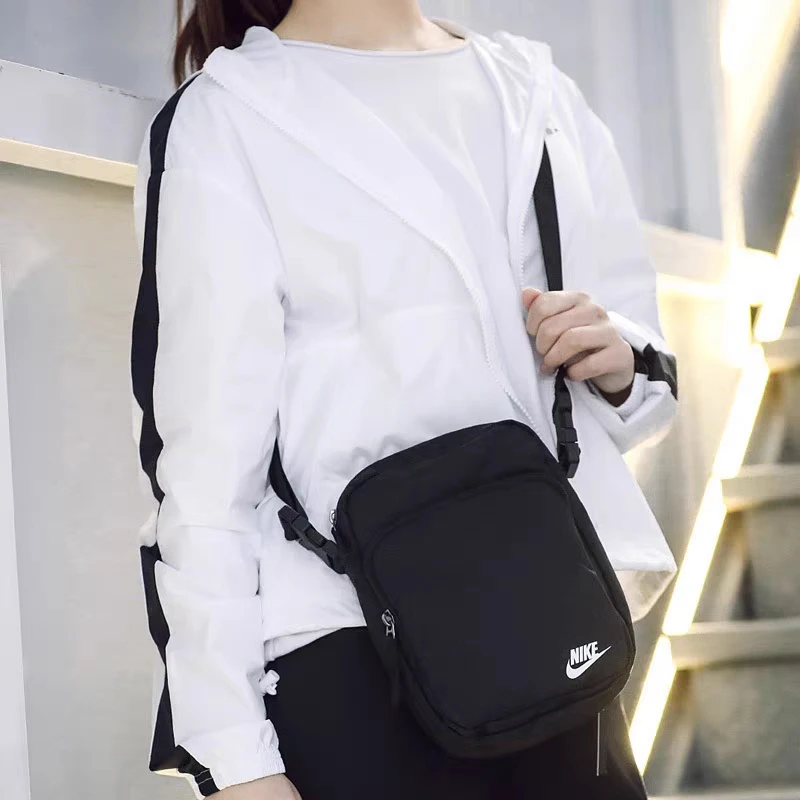 NIKE/耐克男包女包新款休闲运动单肩包旅行便携斜挎小方包DB0456