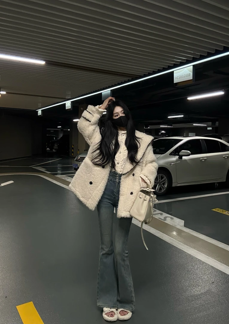 【XUJING】杏色蕾丝重工小衫/蓝色三粒扣裤