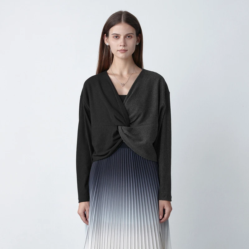 【丽公主】圣迪奥休闲堆叠交叉撞色长袖T恤宽松S221Z0215