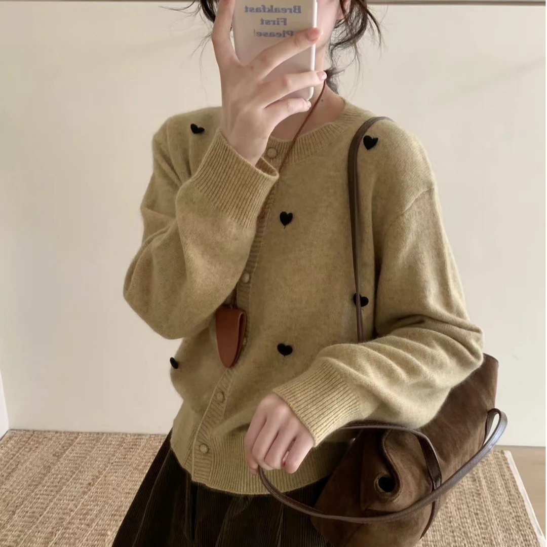 韩系短款立体爱心圆领针织开衫设计感长袖针织衫新宽松毛衣外套