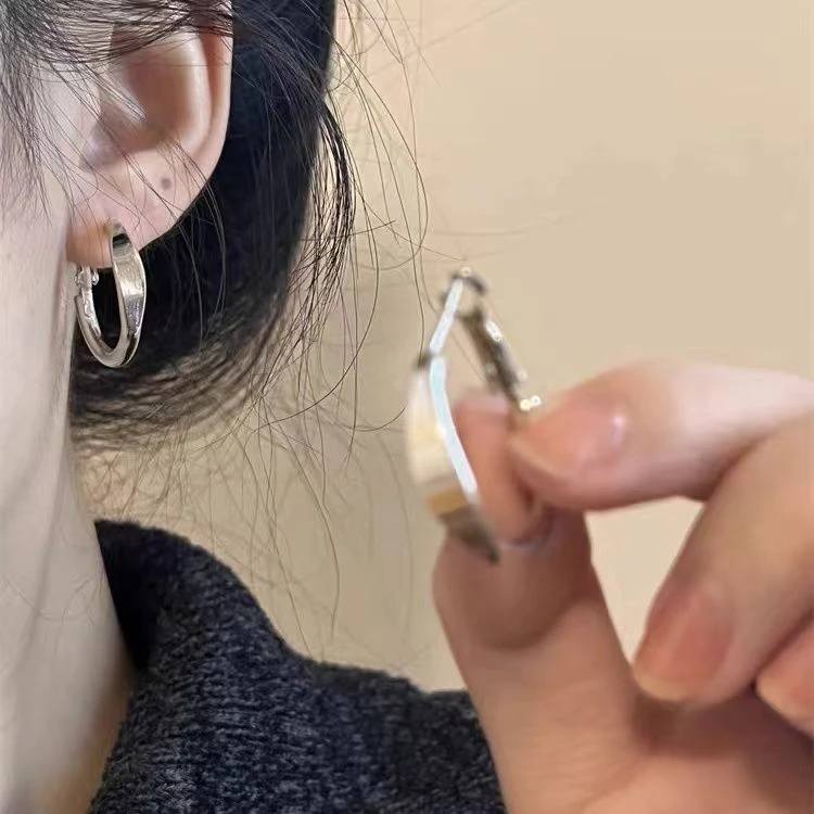 冷淡风ins耳圈圈耳环2024年新款爆款小众设计耳钉高级感耳扣耳饰