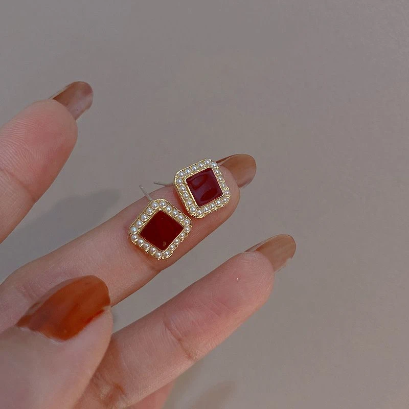 合金耳饰 赫本风法式复古高级感耳环酒红色方形几何珠珠耳钉女小