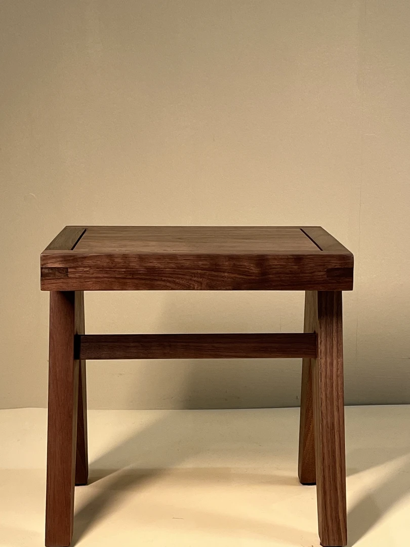 北美黑胡桃 昌迪加尔小方凳 家用小凳子
