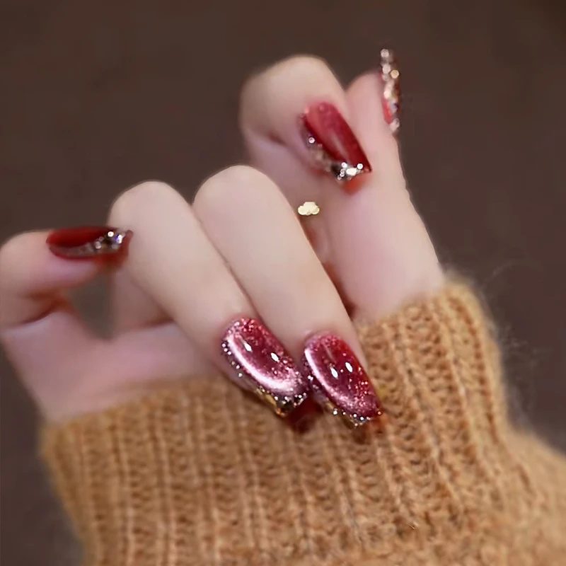 红色新年战甲超闪猫眼手工穿戴甲显白氛围感成品美甲贴片中长款