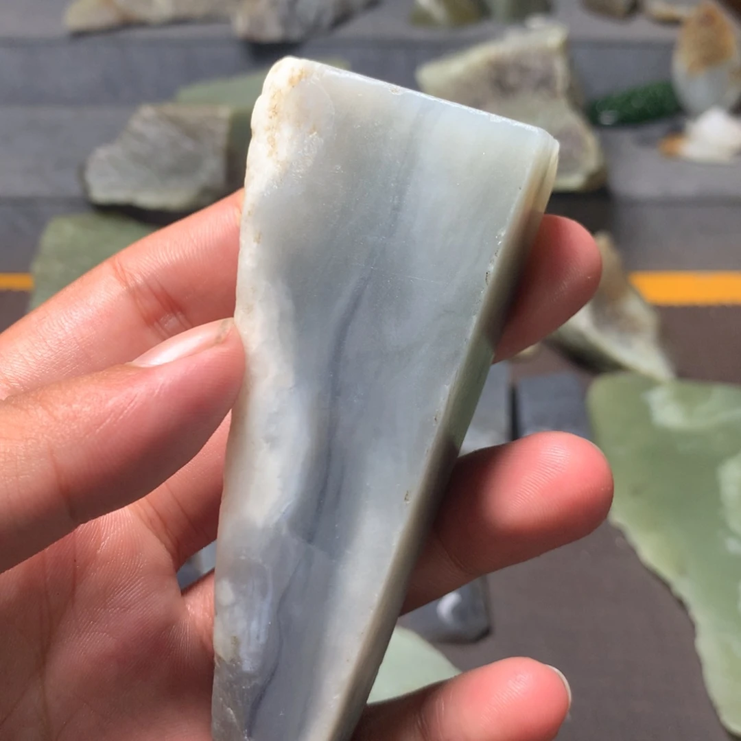 和田玉（糖玉）边角未镶嵌兰**云