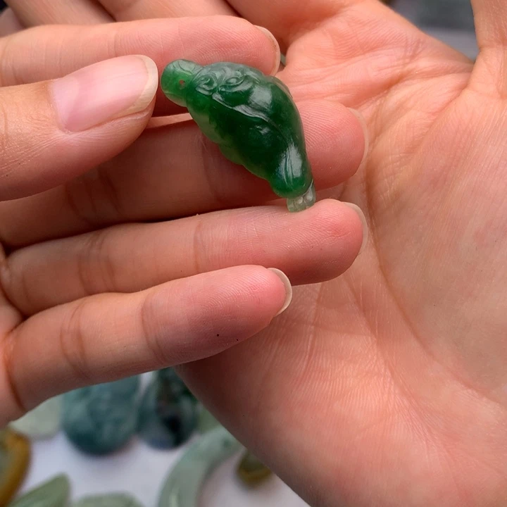 定制翡翠未镶嵌翡翠
