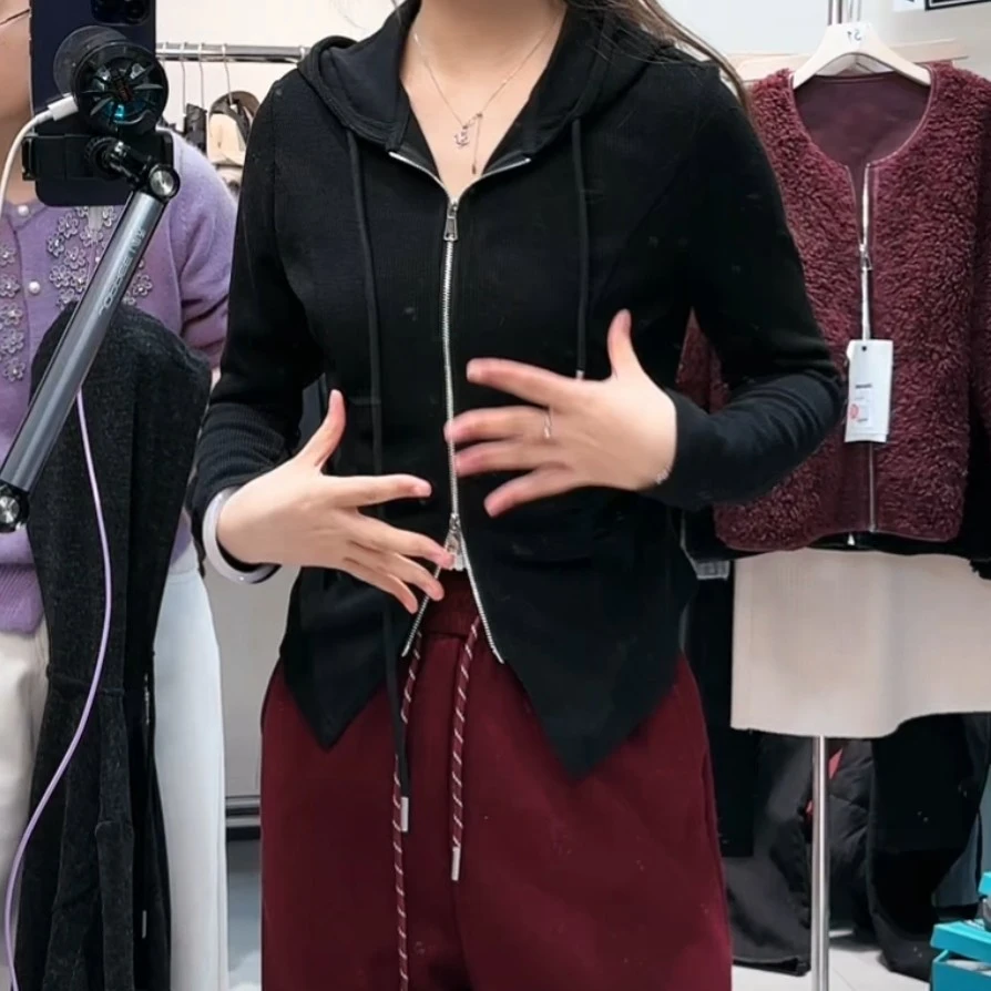 帝曼酷秀24110 不规则连帽拉链开衫女收腰显瘦短款针织运动外套