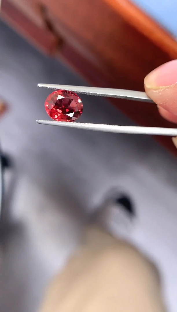 【闪购商品】石榴石裸石未镶嵌一粒2.43卡