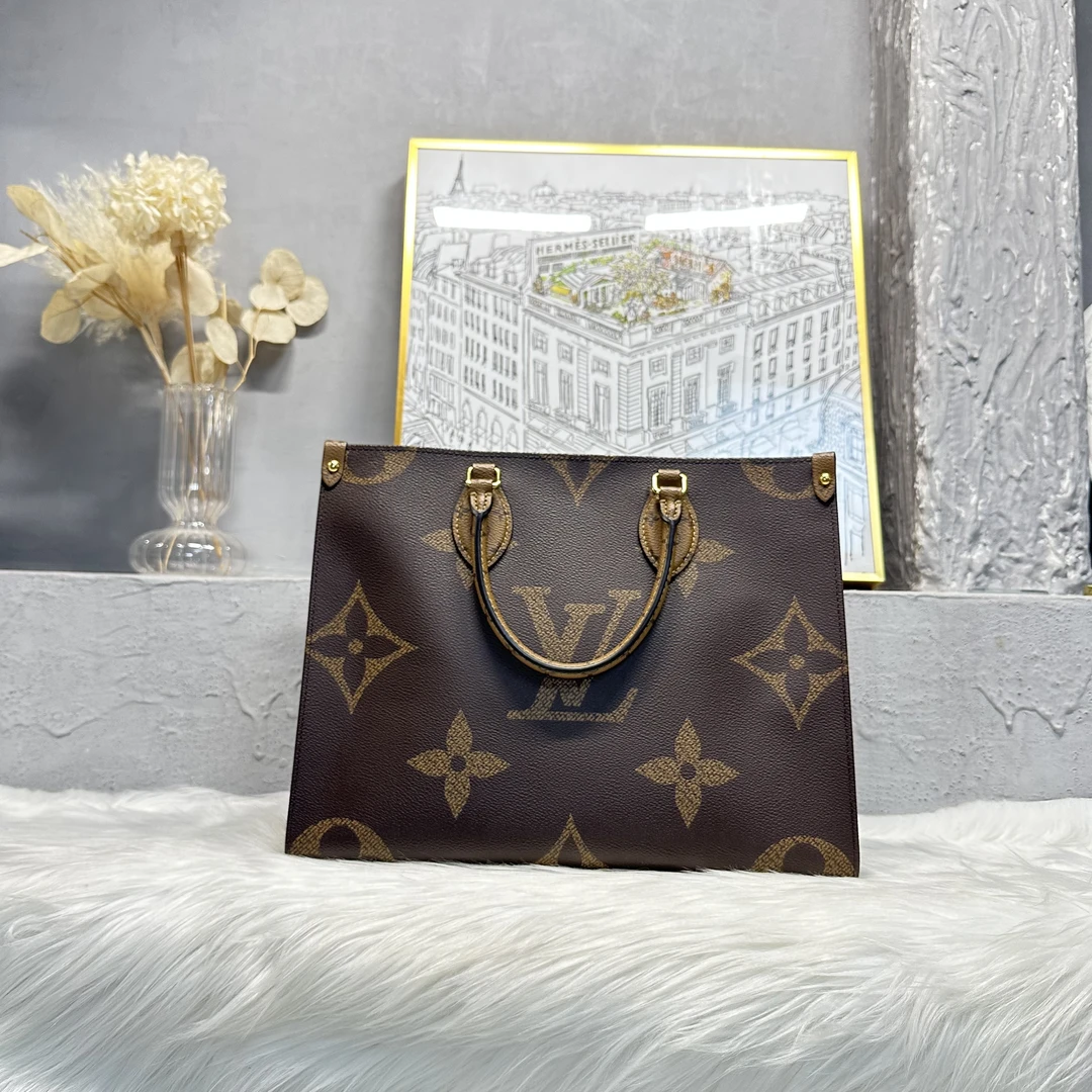 95新 LV 何为奢侈/onthego 托特包中号  /KX2149