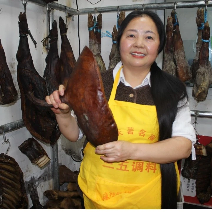 长发老姐 重庆奉节铁甲村自制高山腊肉柏树枝烟熏  500克一物一拍