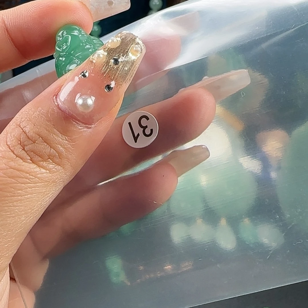 【闪购商品】石英质玉吊坠(不含链)未镶嵌?