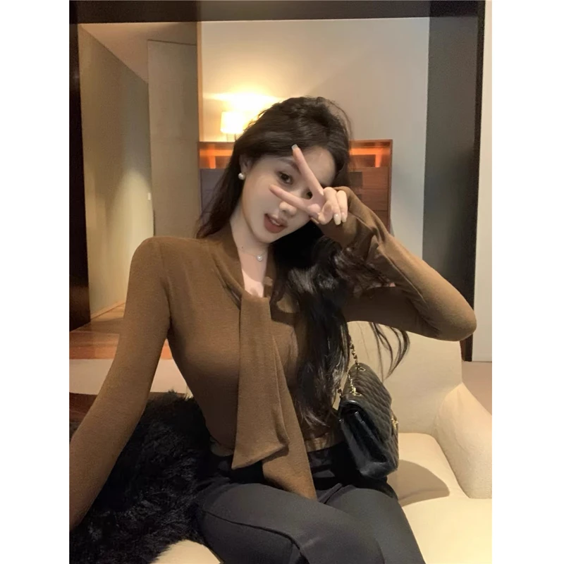 咖色设计感系带长袖T恤女秋冬季修身紧身内搭气质打底衫别致上衣