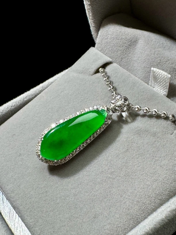 缅甸翡翠天然a货冰种满色福瓜吊坠