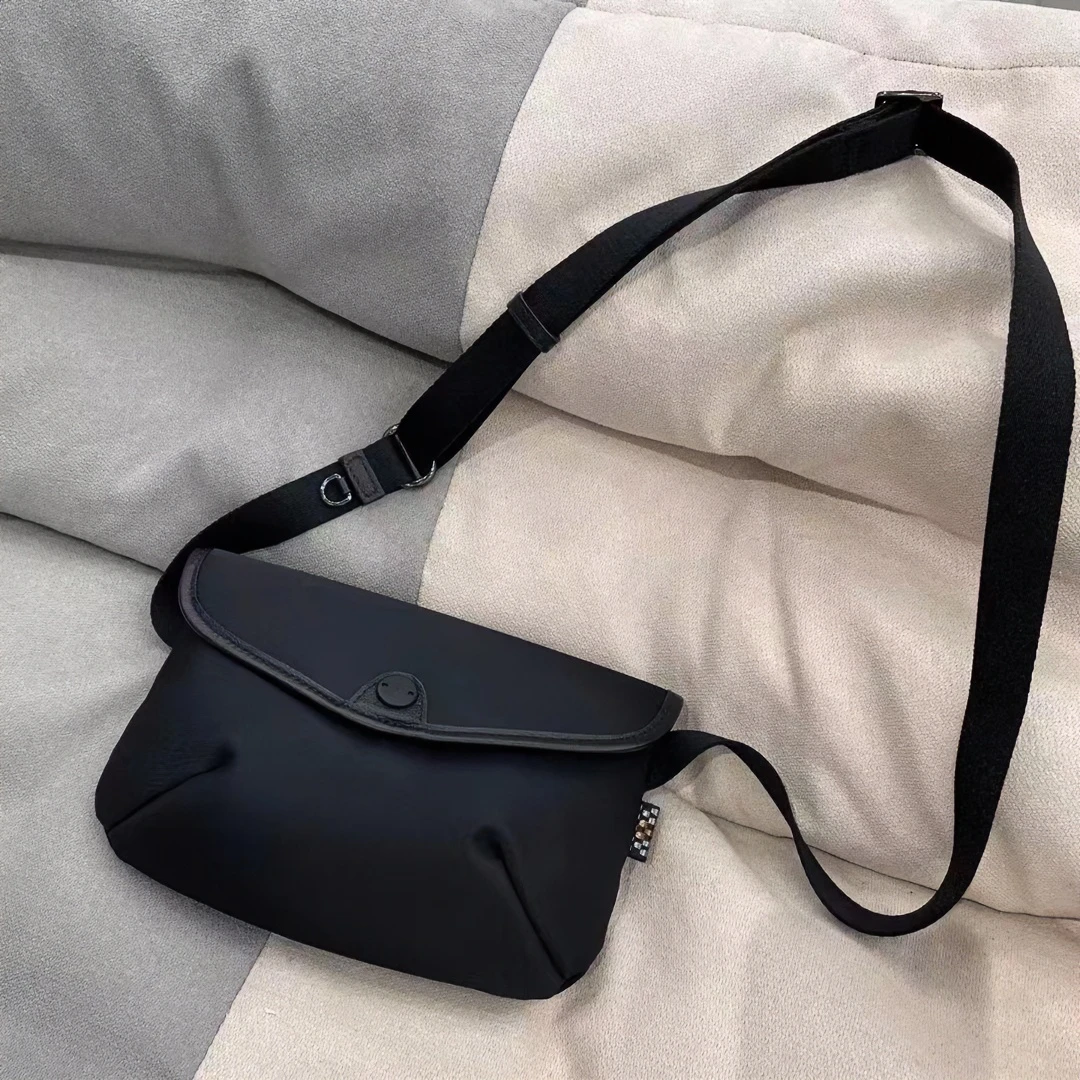 赔钱（清孤品无瑕疵）小众设计时尚百搭轻便单肩斜挎牛津布女包潮流