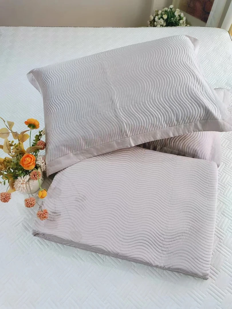 巨贵！巨好！奢丽剪绣烧花床盖三件套245*250微瑕疵～7179