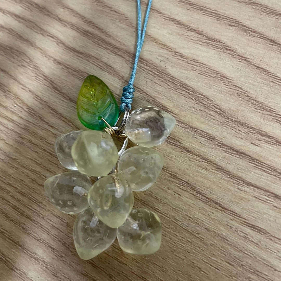 绳编一串琉璃草莓手机挂C969