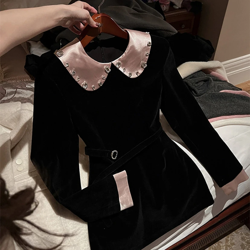 高级感法式气质丝绒长袖连衣裙女秋冬新款收腰显瘦内搭打底小黑裙