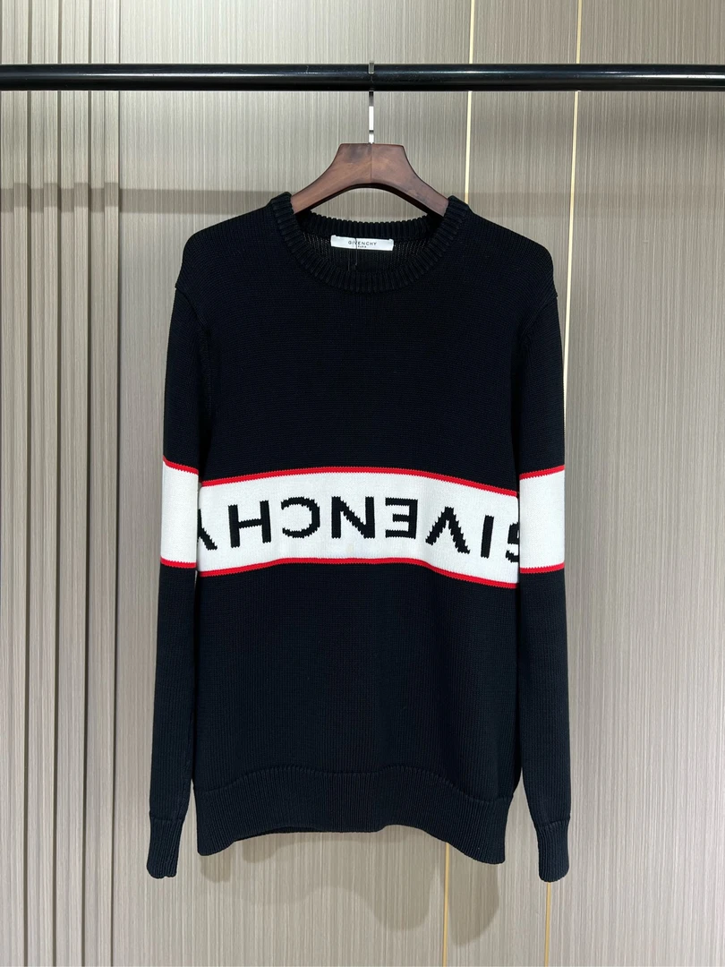 Givenchy 纪梵希 厚款字母针织毛衣 码数：m 新旧：98新 工价6400