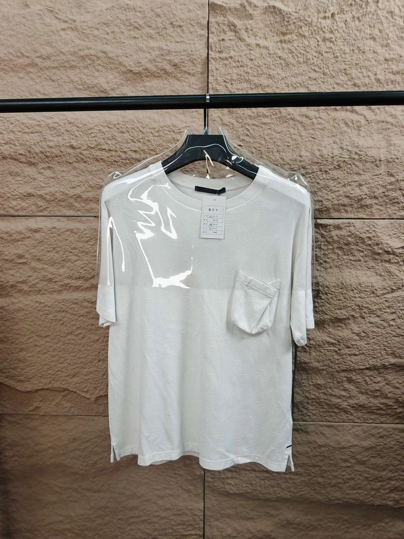 路易威登/Louis Vuitton 暗纹满印3D口袋短袖 size：xl 状态：99 新
