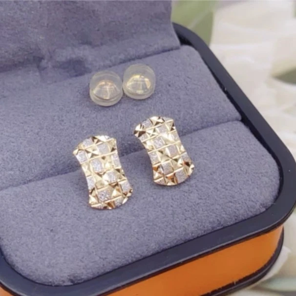 18k金双色方形耳钉