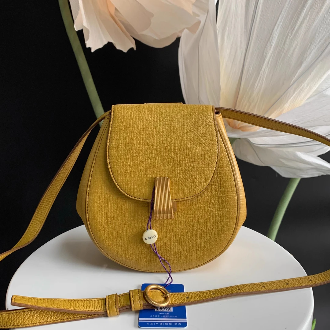 99新 BOTTEGA VENETA/葆蝶家 BV新款蛋蛋包能放手机   1401