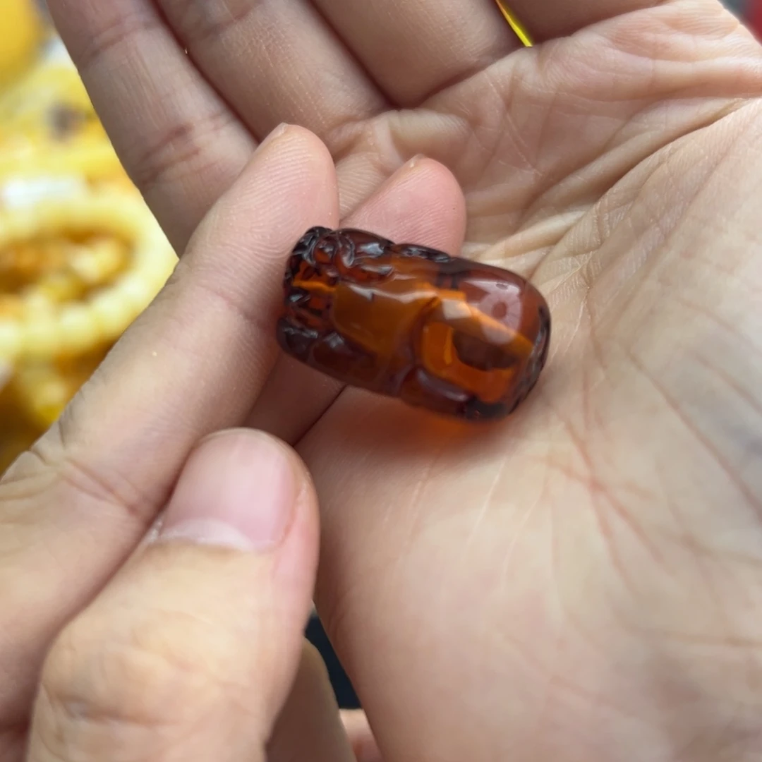 琥珀珠宝奇石未镶嵌