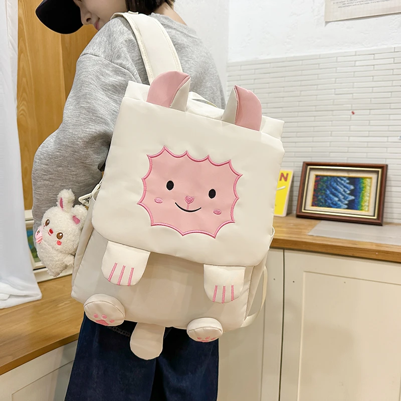可爱卡通小羊双肩包小学生女童书包高颜值少女上课包出游逛街背包