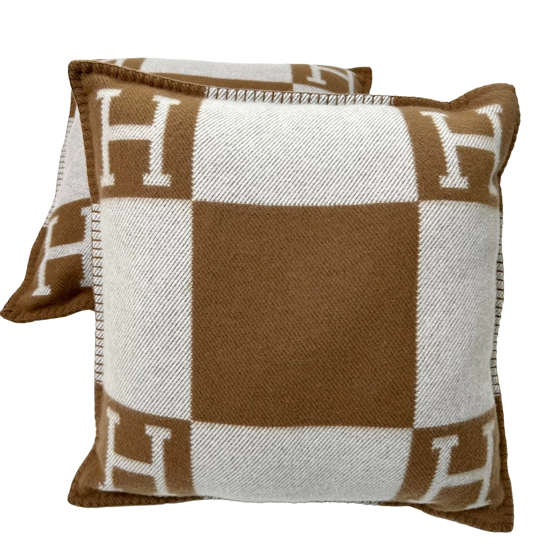 全新未使用 Hermes/爱马仕 爱马仕  家具用品必备款经典H抱枕