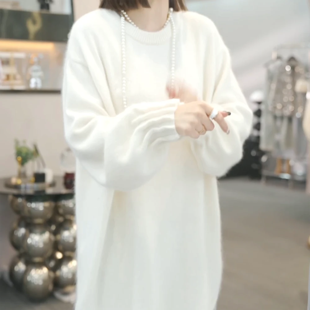 T秋冬款时尚休闲宽松毛衣女白色百搭中长款套头慵懒风圆领针织衫
