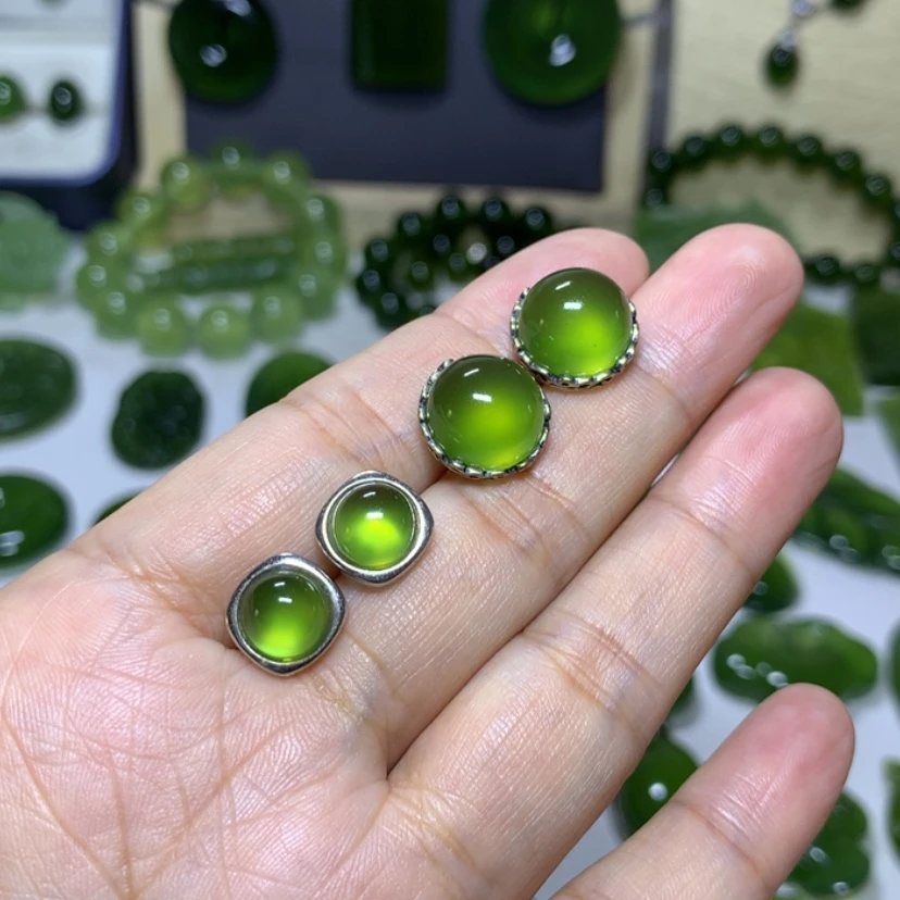 【闪购商品】蛇纹石玉耳钉银S925镶嵌火****）