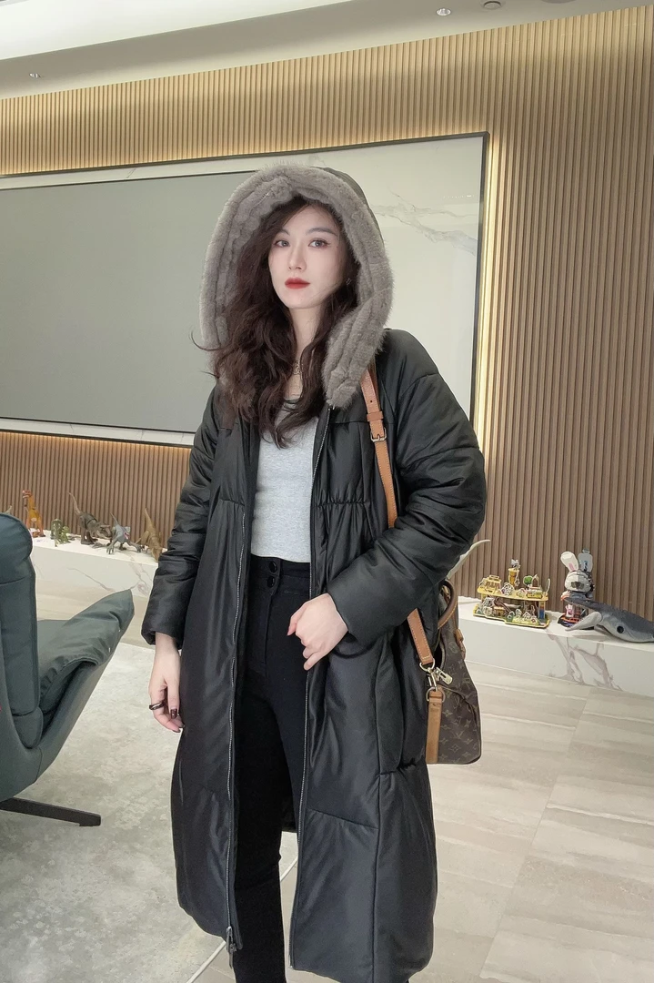 冬季黑色宽松气质百搭休闲设计师款白鹅绒纯色通勤外套-850