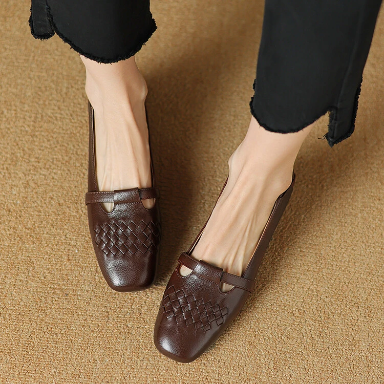 【SoftGZ】3cm2024新款镂空羊皮透气单鞋复古百搭软底粗跟女鞋W0111