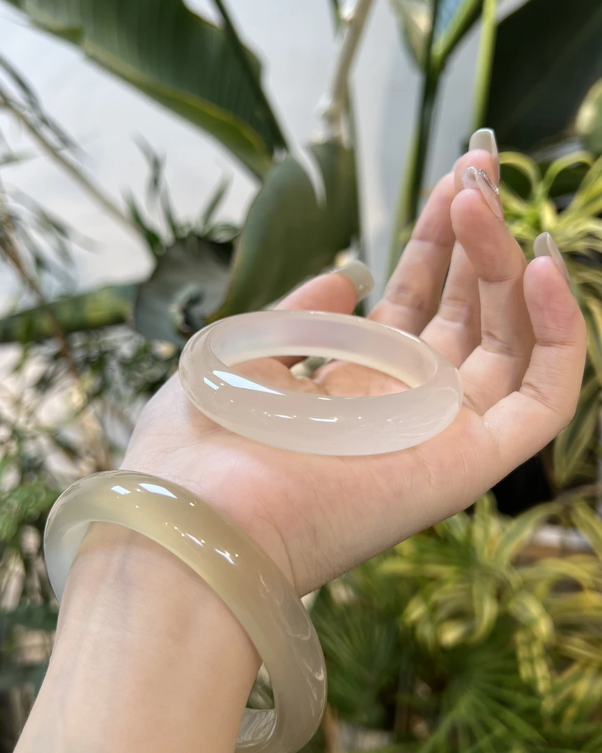 马料香槟金玛瑙手镯色线飘花意境款多样性发货，仅发其一