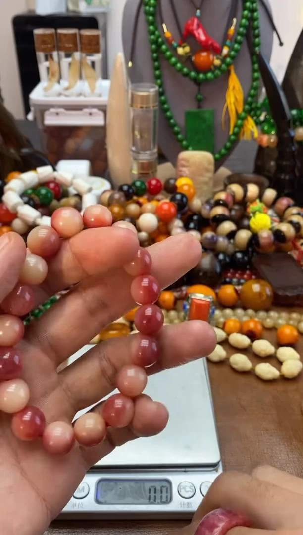 【闪购商品】骨圆珠手串12