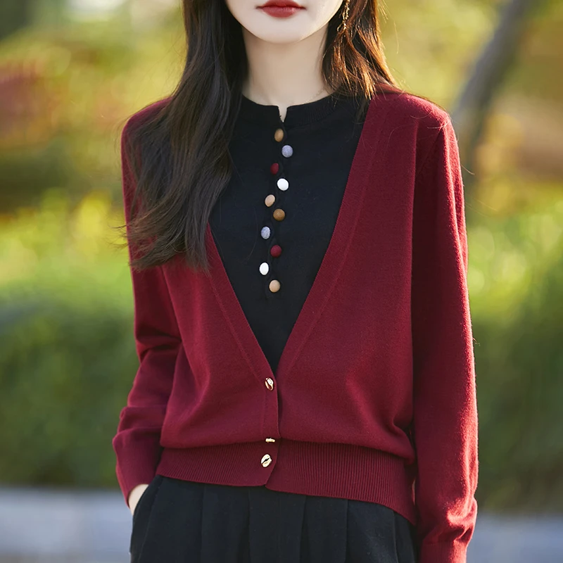 秋冬新款妈妈装圆领精纺针织衫女宽松大码上衣假两件时尚打底毛衣