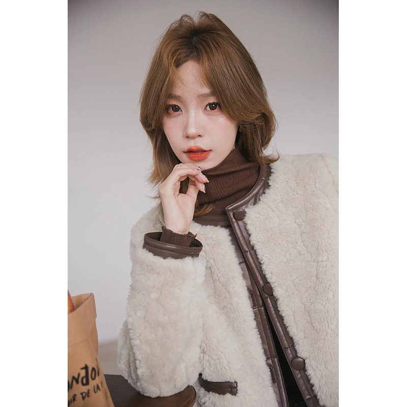 小谷粒小香风羊羔绒短外套女2024冬女神百搭上衣外套女