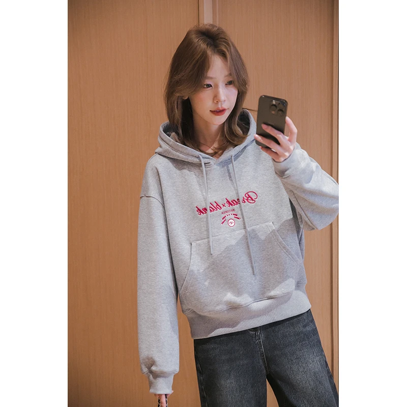 小谷粒连帽卫衣女加绒2025秋冬款套头撞色绣花灰色简约落肩袖上衣