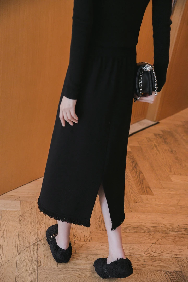 小谷粒秋冬开叉半身裙女款松紧腰加厚百搭流苏下摆中长款针织裙子