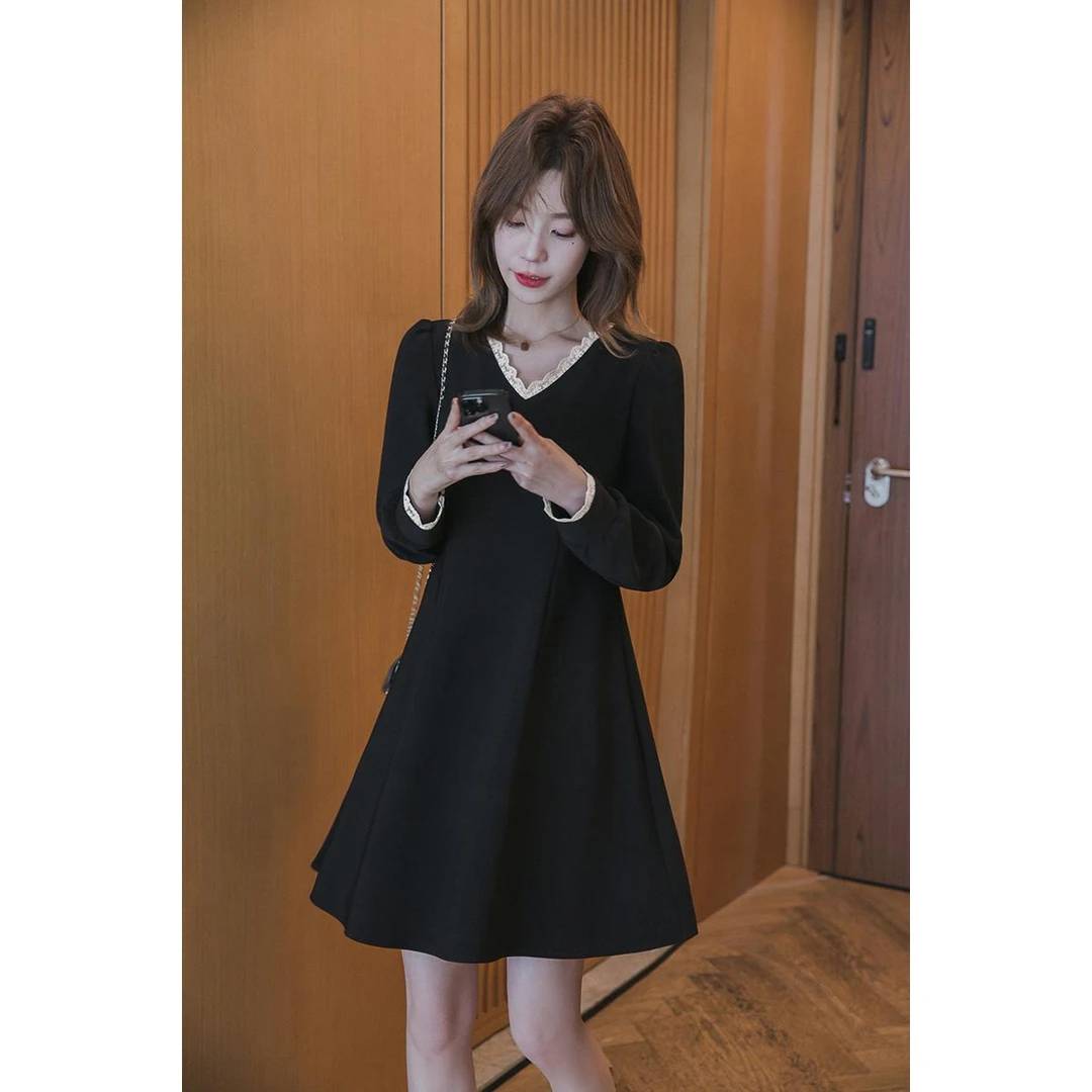 【季末折扣】小谷粒连衣裙女爆款V领蕾丝花边短裙高腰A字裙