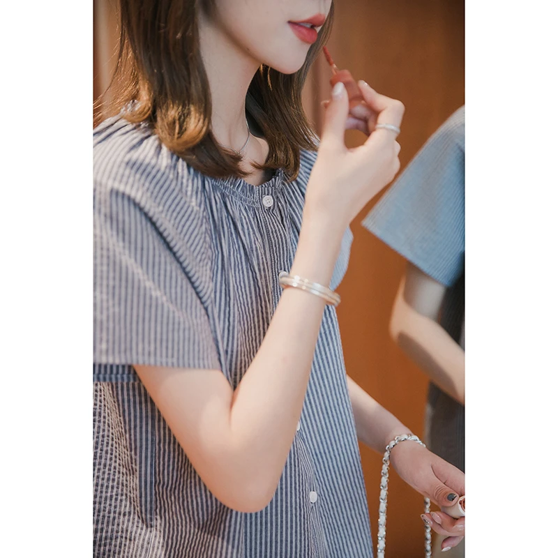 小谷粒条纹宽松衬衫女夏季时尚木耳边设计感薄款开衫短袖上衣