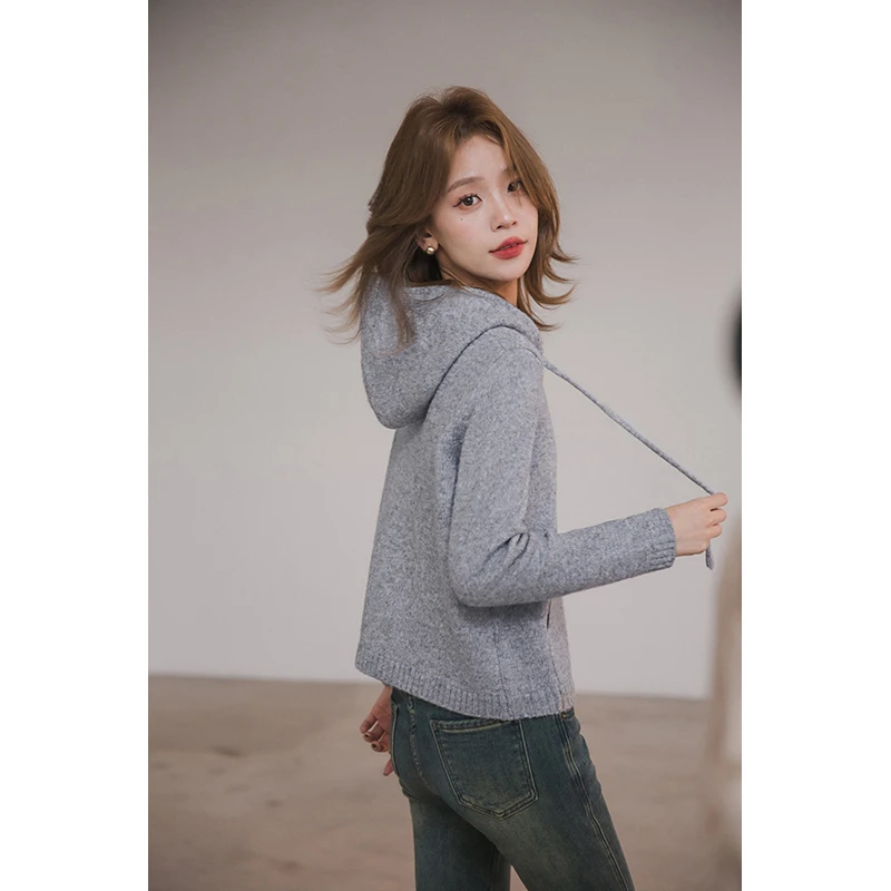【季末折扣】小谷粒连帽毛衣加厚短款款抽绳时尚叠穿上衣