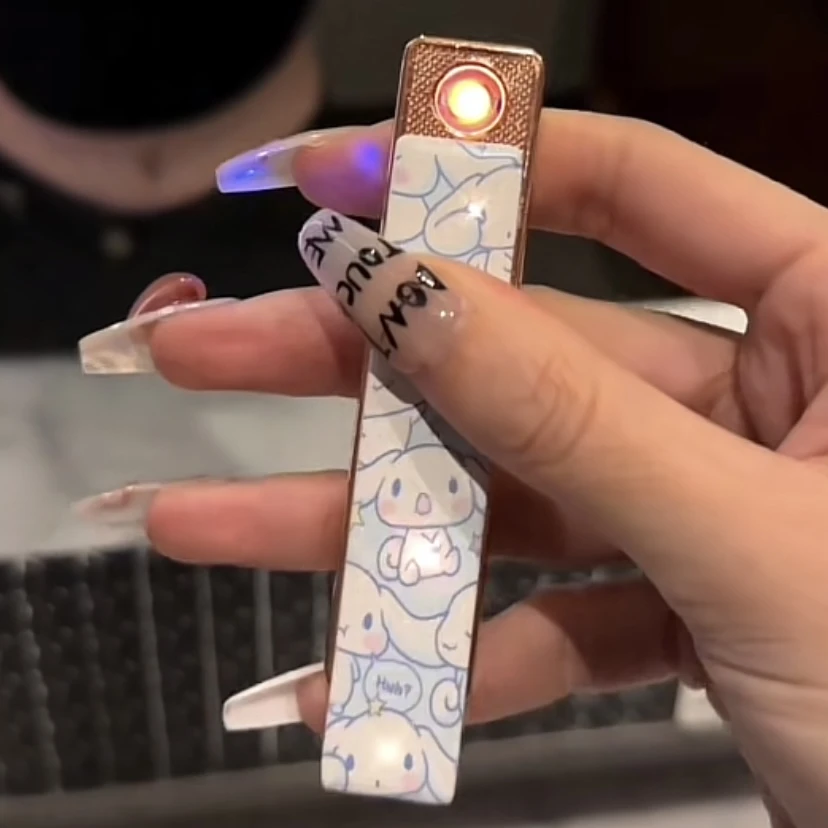 创意USB充电可爱卡通库洛米玉桂狗静音迷你细长点烟器便携打火机