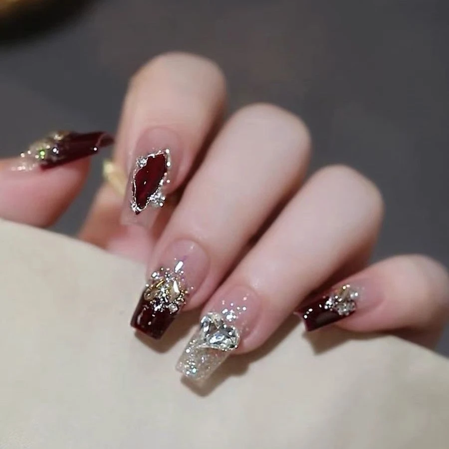 新年爆闪碎钻车厘子歪心钻酒红色美甲成品假指甲手工可拆卸穿戴甲