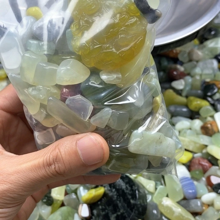 蛇纹石玉鱼缸石未镶嵌