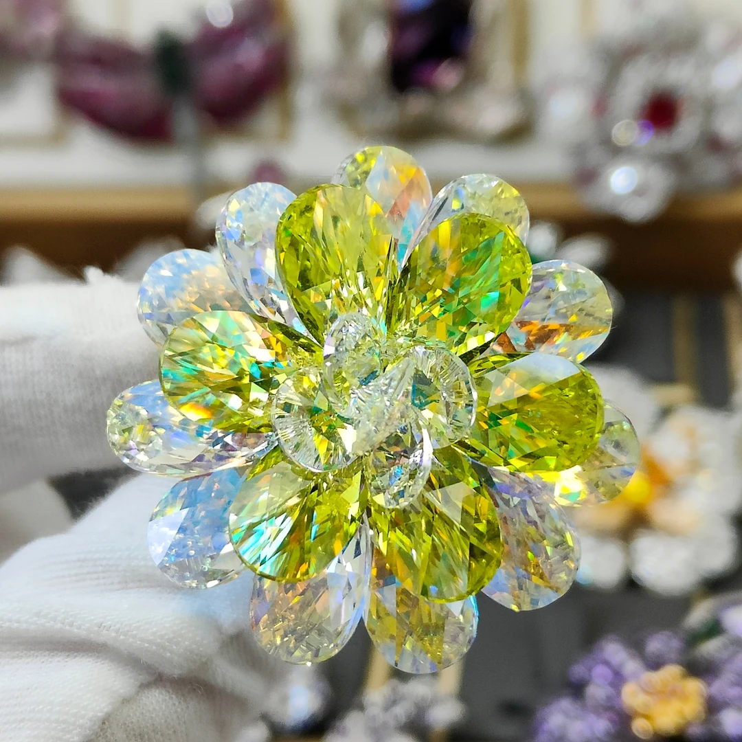 钛钢仿水晶胸针 正品异形施华洛胸针饰品精致4.2厘米超闪异形胸花