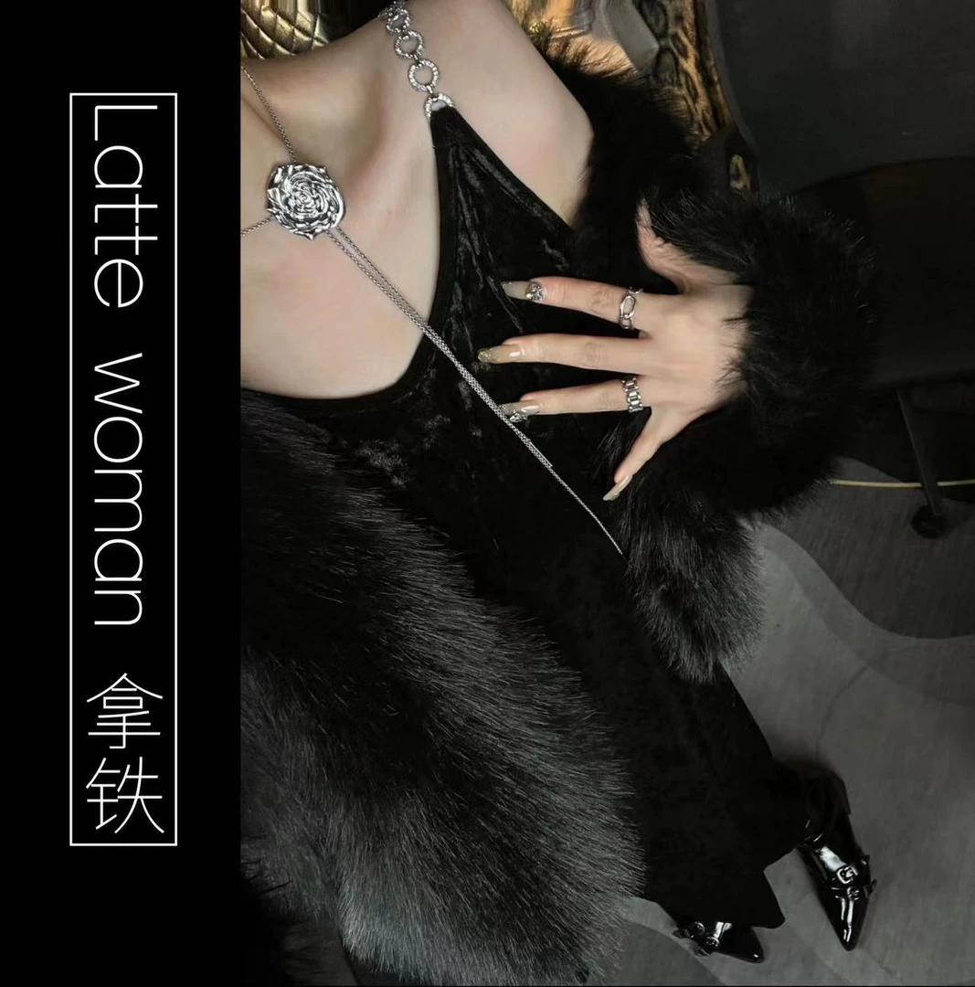 （Gift礼物）8249-8水钻链条丝绒连衣裙吊带裙赫本风小黑裙胖mm有