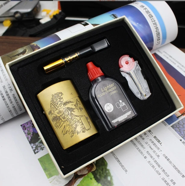 虎啸山河图  金色  蚀雕煤油打防风火机四件套经典个性创意