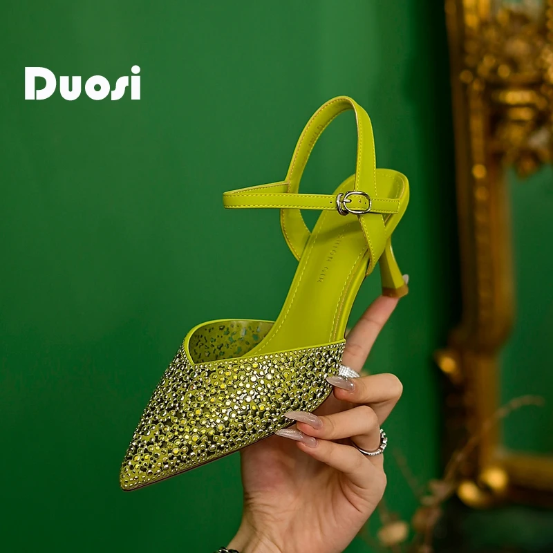 【DUOSI】6cm设计感包头凉鞋女时尚一字扣宴会鞋细跟高跟鞋686-1